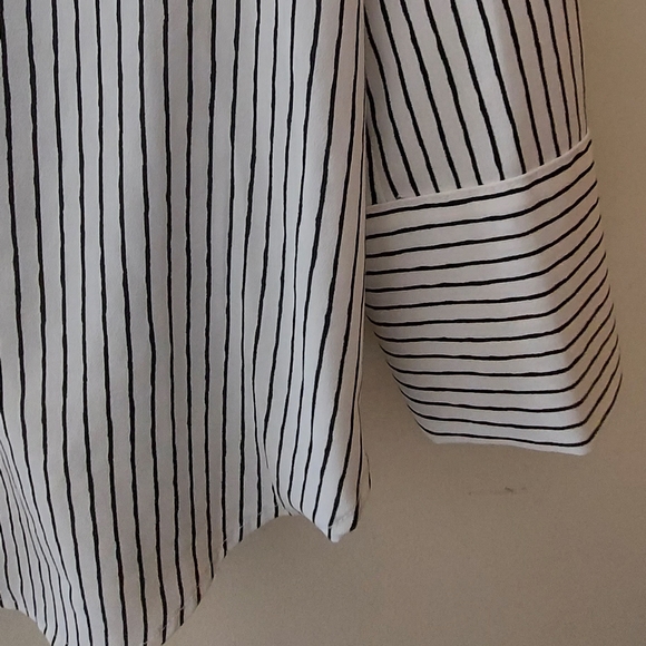 Dynamite long sleeve vertical stripe top - Picture 4 of 13